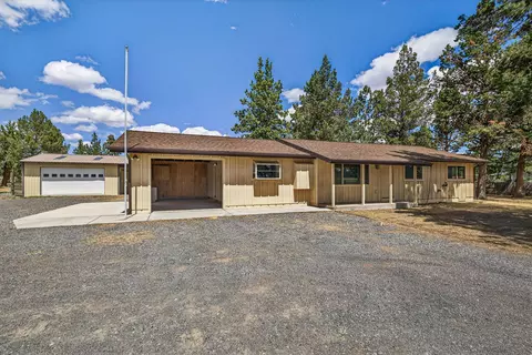 22818 Mcgrath Rd, Bend, OR 97701 photo 2