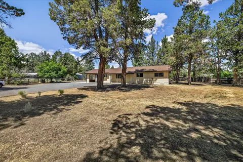 22818 Mcgrath Rd, Bend, OR 97701 photo 3