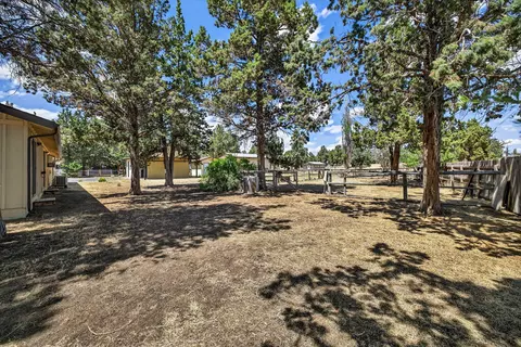 22818 Mcgrath Rd, Bend, OR 97701 photo 32