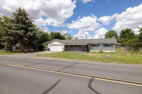 415 9th St, Metolius, OR 97741 photo 3