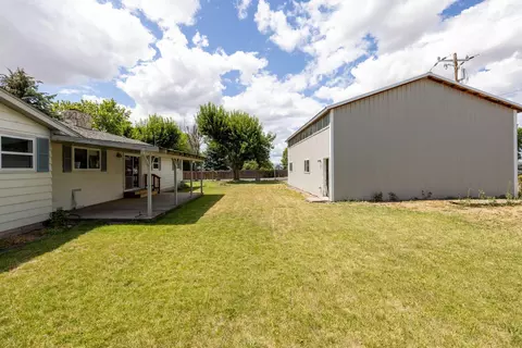 415 9th St, Metolius, OR 97741 photo 9