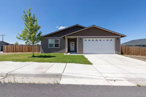 976 SE Maui Ln, Madras, OR 97741