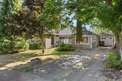 350 Avery St, Ashland, OR 97520