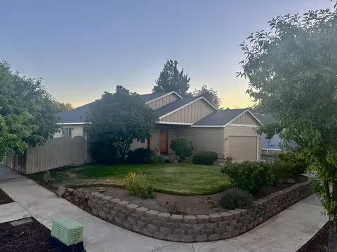 20299 Poe Sholes Dr, Bend, OR 97703
