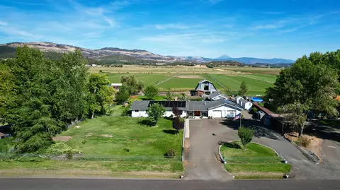 2909 Ball Rd, Eagle Point, OR 97524 photo 3