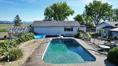2909 Ball Rd, Eagle Point, OR 97524 photo 5