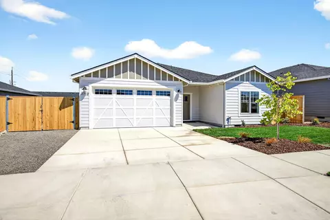 3719 Carlin Dr, Medford, OR 97504