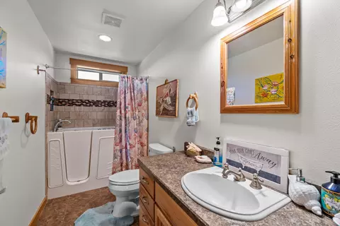 21085 Quail Ln, Bend, OR 97703 photo 24