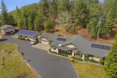 325 Templin Ave, Grants Pass, OR 97526