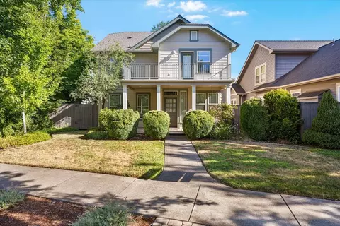 419 Clinton St, Ashland, OR 97520