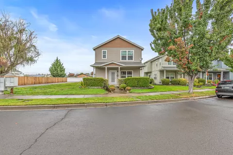 Exterior - 327 Brookhaven Dr, Central Point, OR 97502 photo 10 of 10