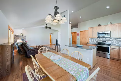 Dining - 16676 Mcclintock Pl, La Pine, OR 97739 photo 1 of 1