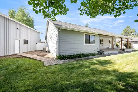 Exterior - 16676 Mcclintock Pl, La Pine, OR 97739 photo 4 of 5