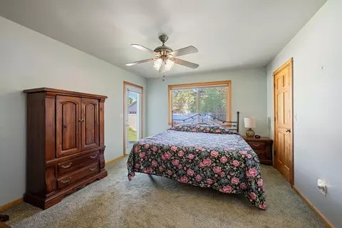 Bedroom - 16676 Mcclintock Pl, La Pine, OR 97739 photo 5 of 7