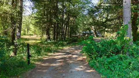 2021 Leland Rd, Wolf Creek, OR 97497