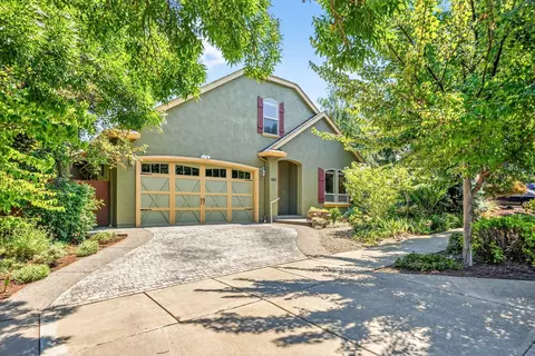 662 Vansant St, Ashland, OR 97520
