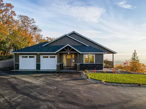 149 Mckenzie Ridge Rd, Grants Pass, OR 97526