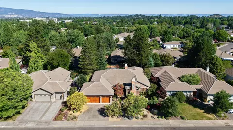 770 Eastridge Dr, Medford, OR 97504