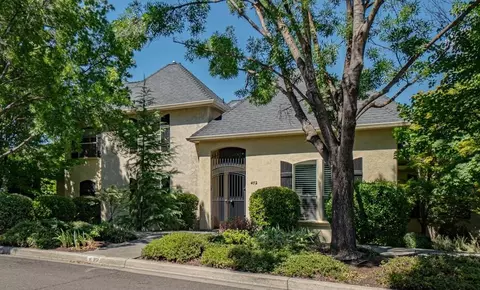 472 Lindsay Ln, Ashland, OR 97520