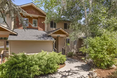 5053 Falcon Dr, Klamath Falls, OR 97601