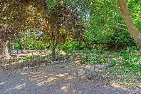Helman Street, Ashland, OR 97520