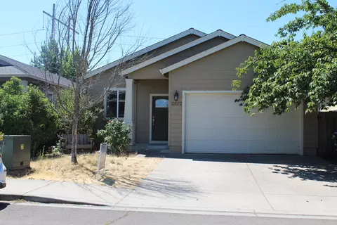 2502 Agate Meadows Dr, White City, OR 97503