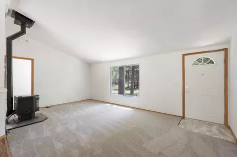 15660 Woodgreen Ct, La Pine, OR 97739 photo 6
