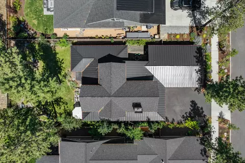 View/Area - 1181 NW Singleton Pl, Bend, OR 97703 photo 8 of 8