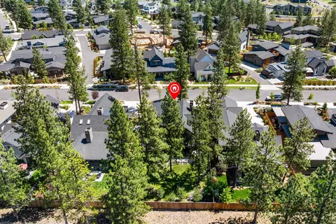 View/Area - 1181 NW Singleton Pl, Bend, OR 97703 photo 1 of 8