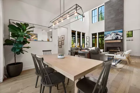 Dining - 1181 NW Singleton Pl, Bend, OR 97703 photo 3 of 3