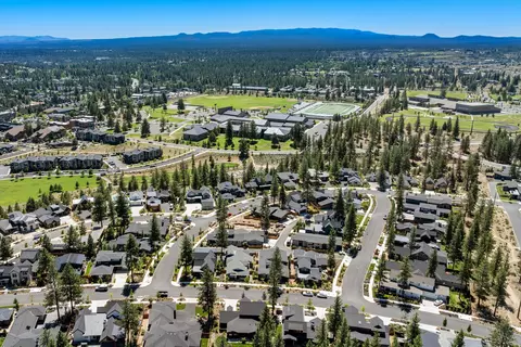 View/Area - 1181 NW Singleton Pl, Bend, OR 97703 photo 7 of 8