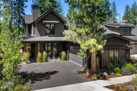 Exterior - 1181 NW Singleton Pl, Bend, OR 97703 photo 16 of 18