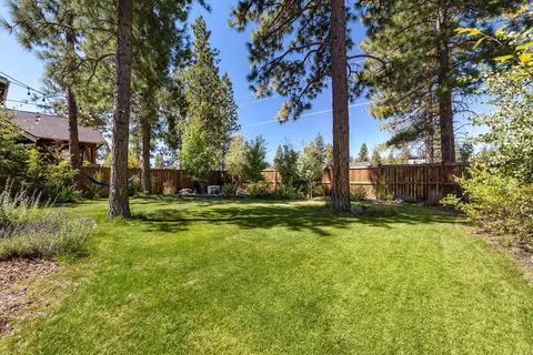 Exterior - 1181 NW Singleton Pl, Bend, OR 97703 photo 11 of 18