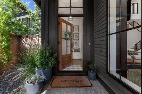 Entry Way - 1181 NW Singleton Pl, Bend, OR 97703 photo 2 of 11