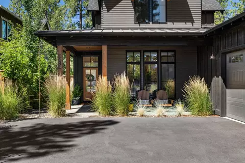 Exterior - 1181 NW Singleton Pl, Bend, OR 97703 photo 3 of 18
