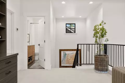 Entry Way - 1181 NW Singleton Pl, Bend, OR 97703 photo 11 of 11