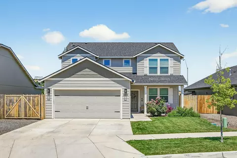 3559 Carnelian St, Medford, OR 97504