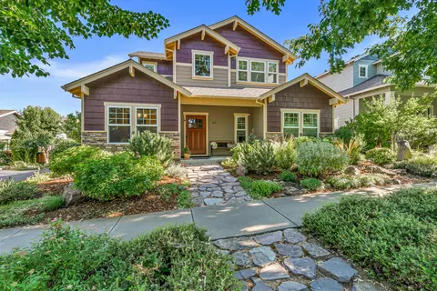 345 Fair Oaks Ave, Ashland, OR 97520