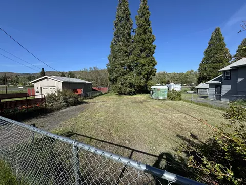 1807 Crescent Ave, Klamath Falls, OR 97601
