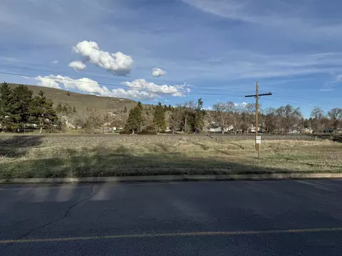 crescent avenue LOT 7, Klamath Falls, OR 97601