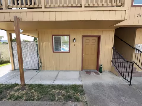 Exterior - 38 Lewis Ave, Medford, OR 97501 photo 7 of 7