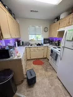 Kitchen - 38 Lewis Ave, Medford, OR 97501 photo 1 of 4