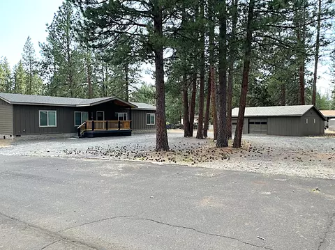 61170 Chuckanut Dr, Bend, OR 97702 photo 3