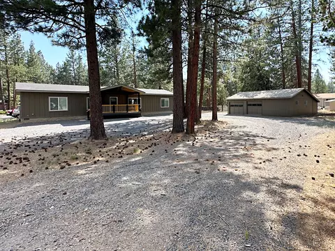 61170 Chuckanut Dr, Bend, OR 97702 photo 2