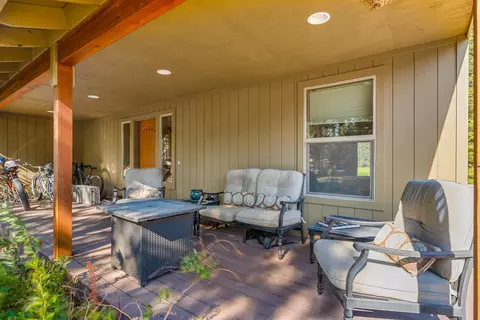 Exterior - 56514 Eclipse Dr, Bend, OR 97707 photo 4 of 7
