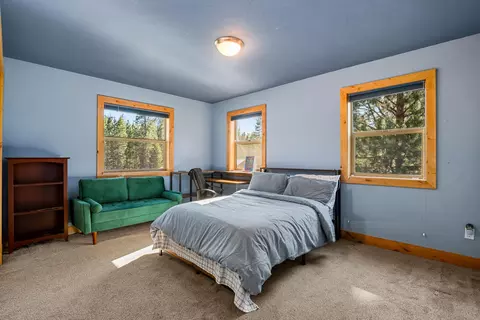 Bedroom - 56514 Eclipse Dr, Bend, OR 97707 photo 5 of 9