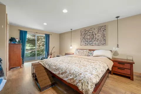 Bedroom - 56514 Eclipse Dr, Bend, OR 97707 photo 4 of 9