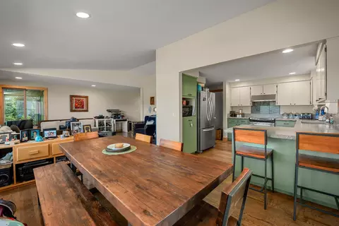 Dining - 56514 Eclipse Dr, Bend, OR 97707 photo 2 of 2