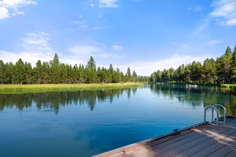 56514 Eclipse Dr, Bend, OR 97707