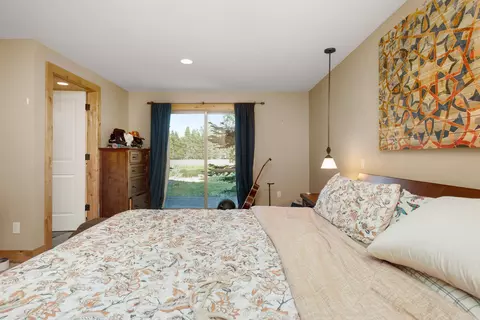 Bedroom - 56514 Eclipse Dr, Bend, OR 97707 photo 2 of 9